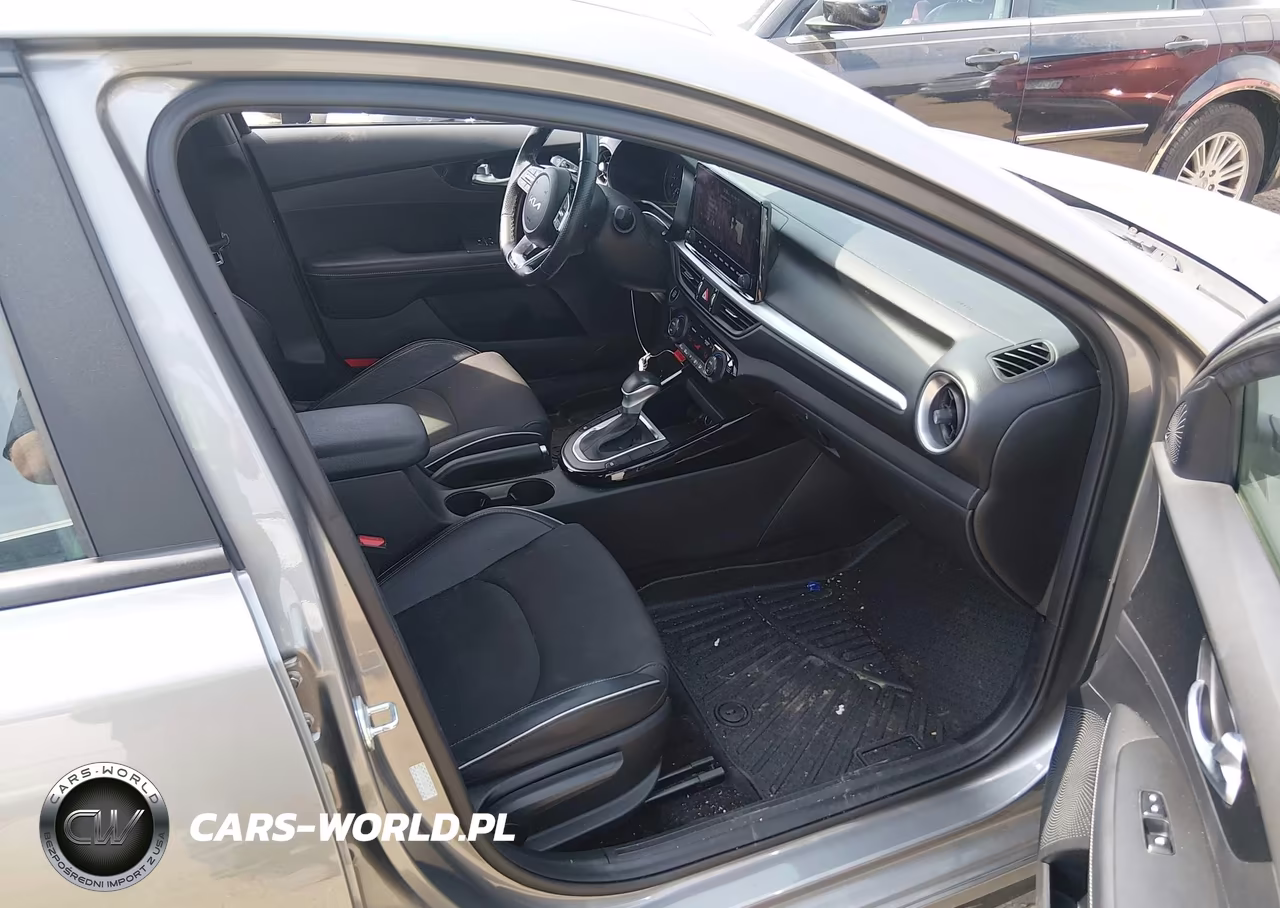 2022 Kia Forte Gt-Line VIN:3KPF54AD8NE455715 - 5