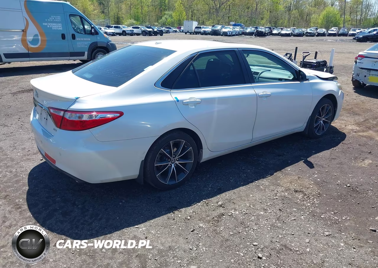 2015 Toyota Camry Xse V6 VIN:4T1BK1FK8FU556619 - 4