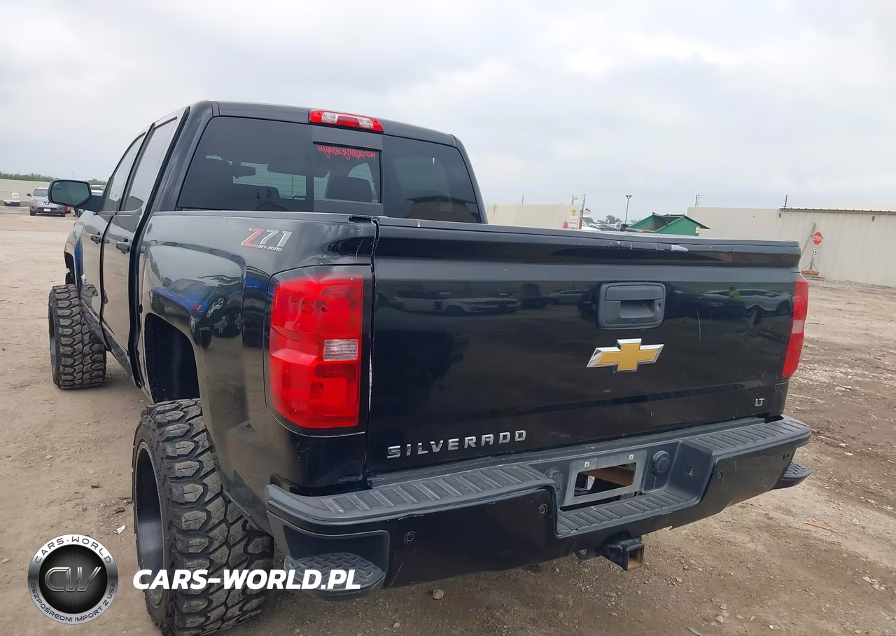 2018 Chevrolet Silverado 1500 2Lt VIN:3GCUKREC5JG370375 - 3