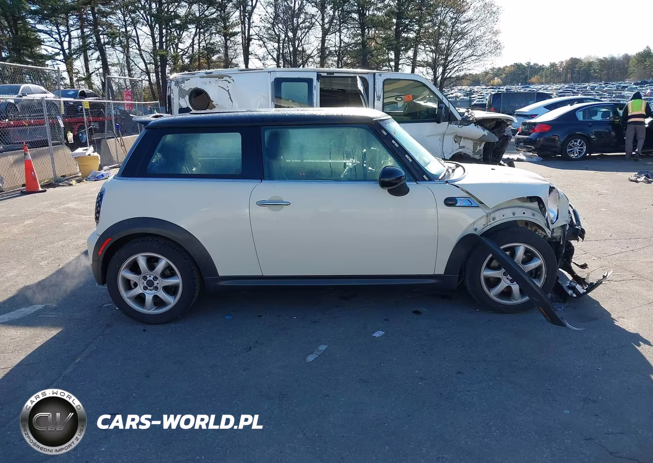2010 Mini Cooper S VIN:WMWMF7C5XATW89686 - 13