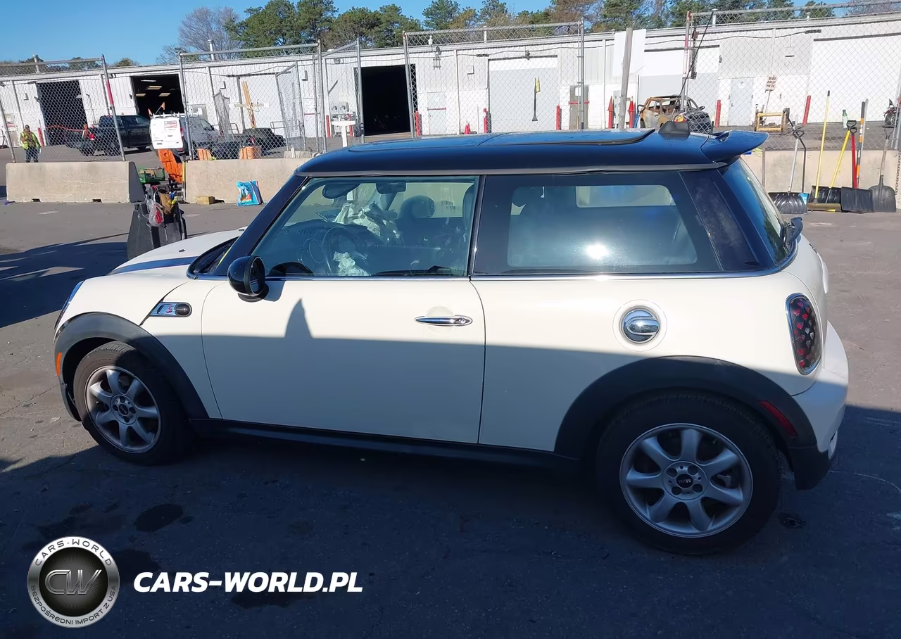 2010 Mini Cooper S VIN:WMWMF7C5XATW89686 - 14