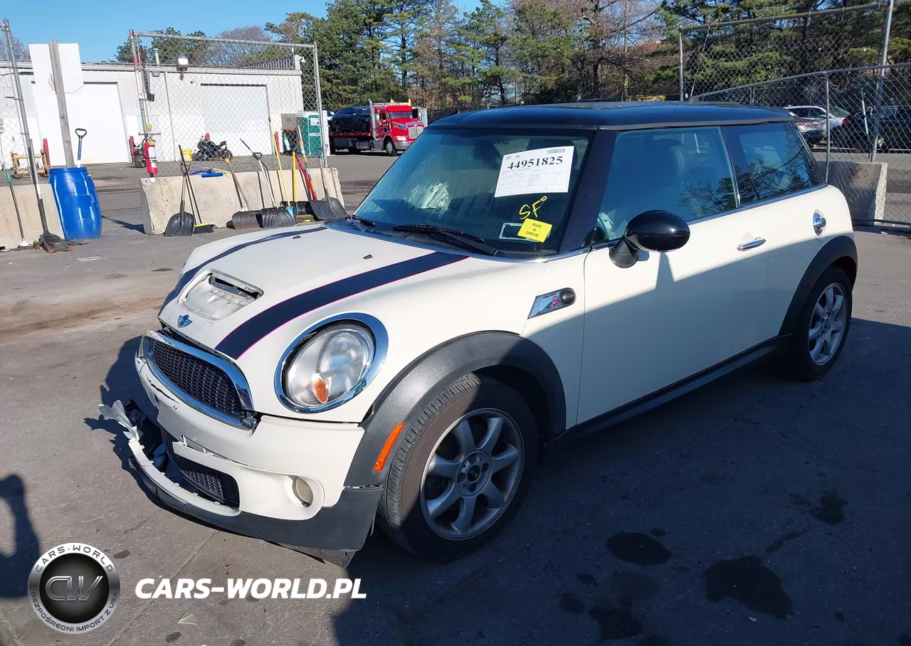 2010 Mini Cooper S VIN:WMWMF7C5XATW89686 - 2