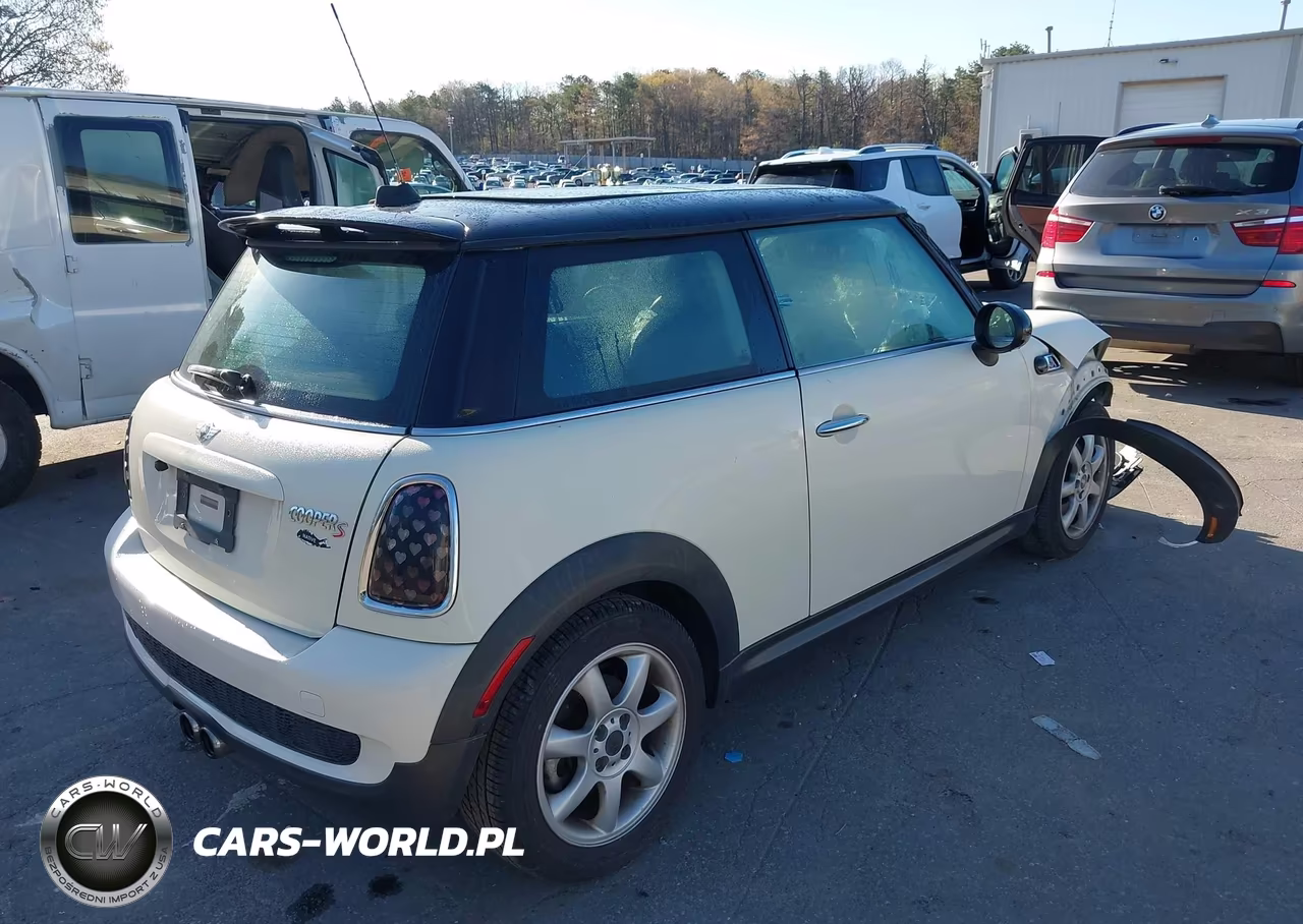 2010 Mini Cooper S VIN:WMWMF7C5XATW89686 - 4