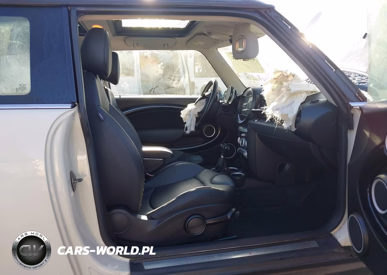 2010 Mini Cooper S VIN:WMWMF7C5XATW89686 - 5