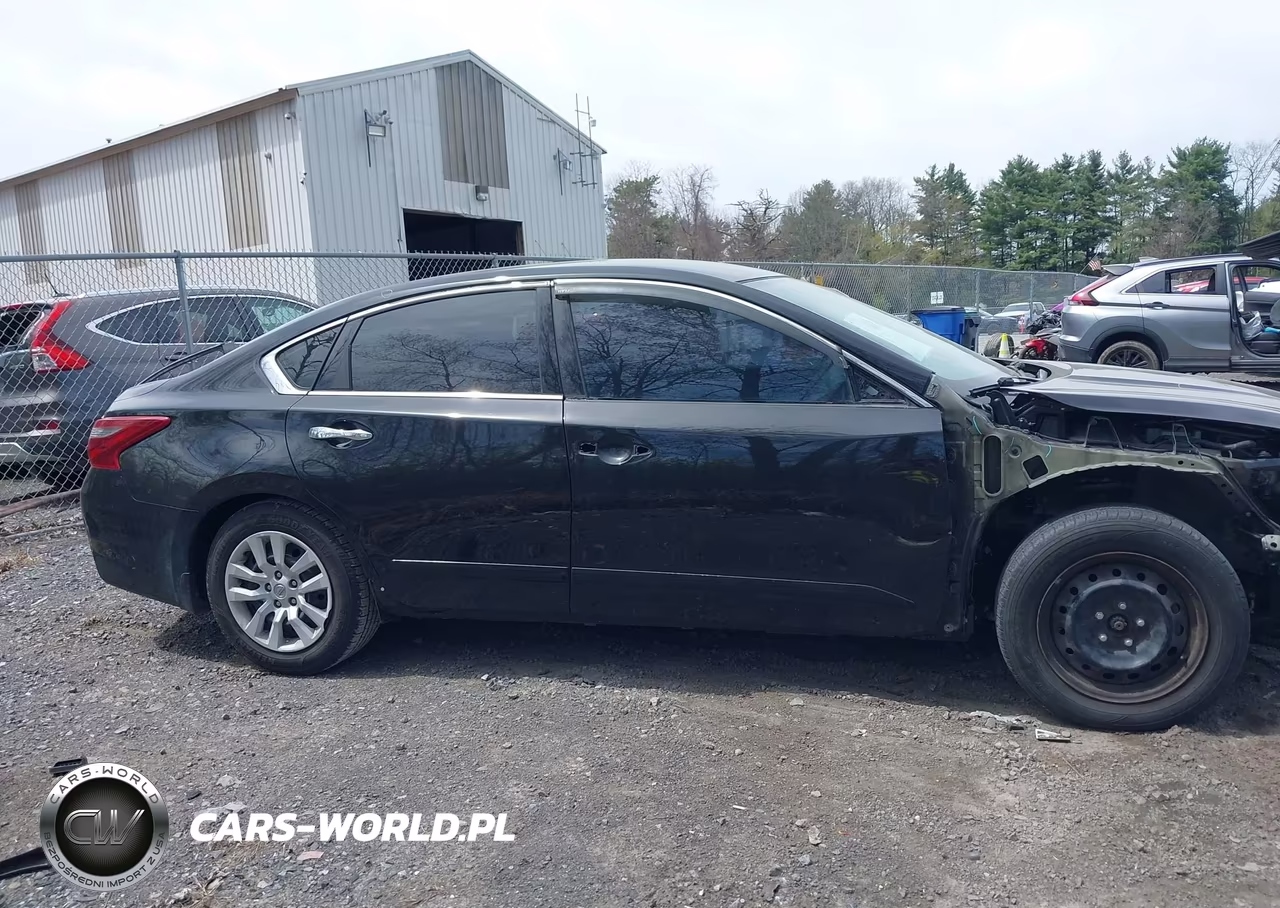 2018 Nissan Altima 2.5 S VIN:1N4AL3AP0JC240146 - 13