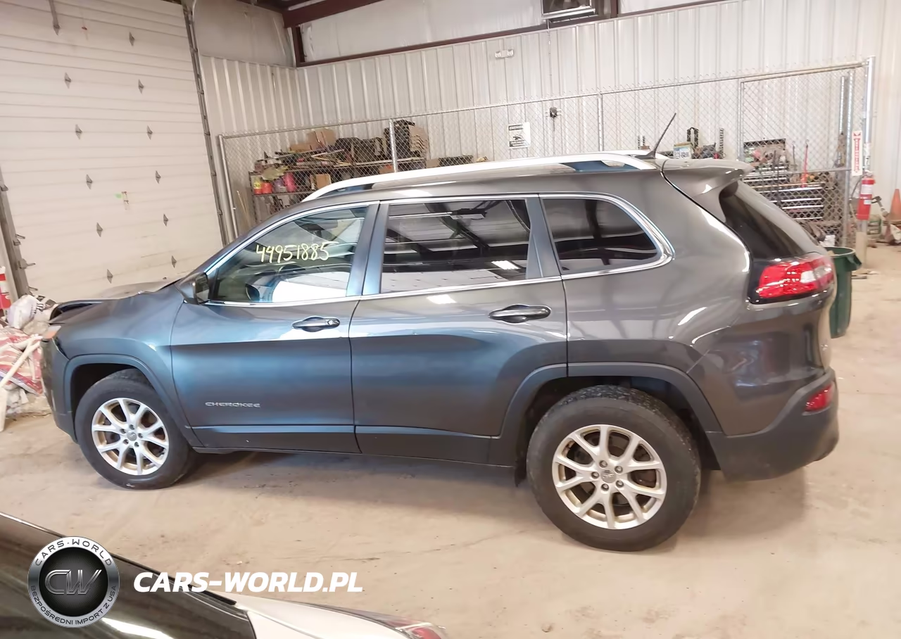 2017 Jeep Cherokee Latitude 4X4 VIN:1C4PJMCB5HW638785 - 14
