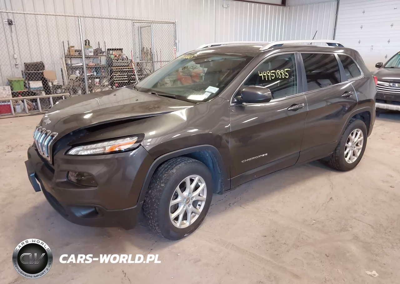 2017 Jeep Cherokee Latitude 4X4 VIN:1C4PJMCB5HW638785 - 2
