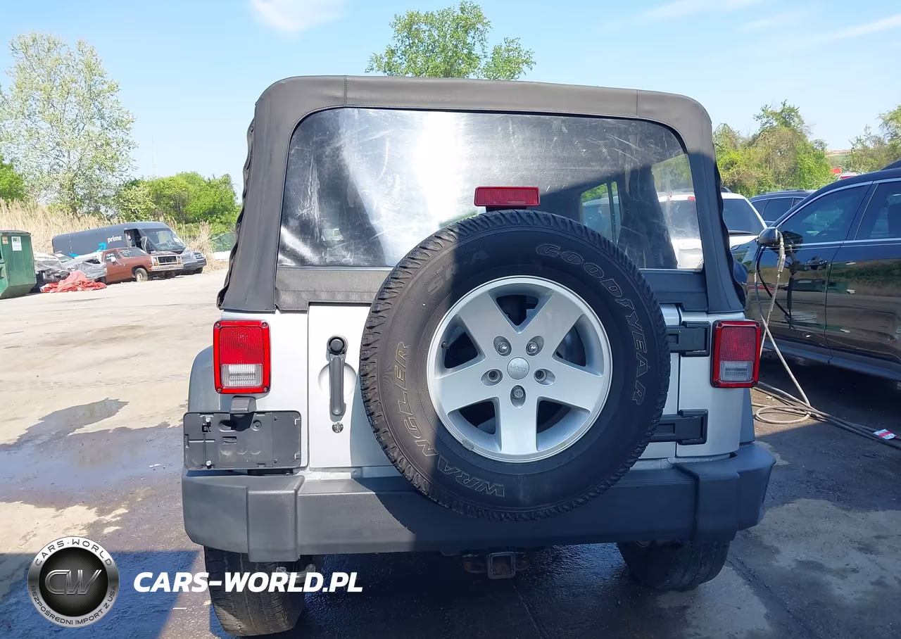 2012 Jeep Wrangler Unlimited Sport VIN:1C4BJWDG5CL178781 - 17