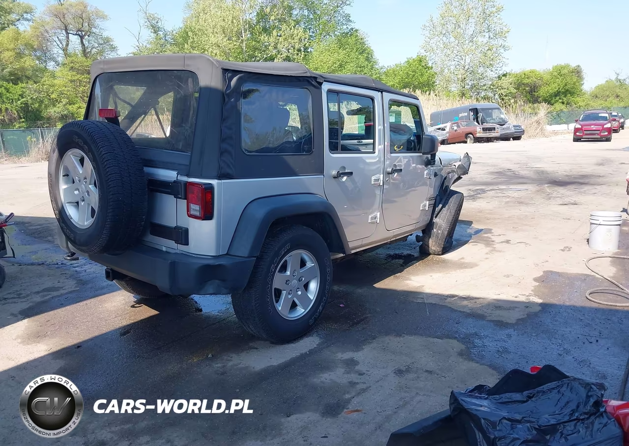 2012 Jeep Wrangler Unlimited Sport VIN:1C4BJWDG5CL178781 - 4