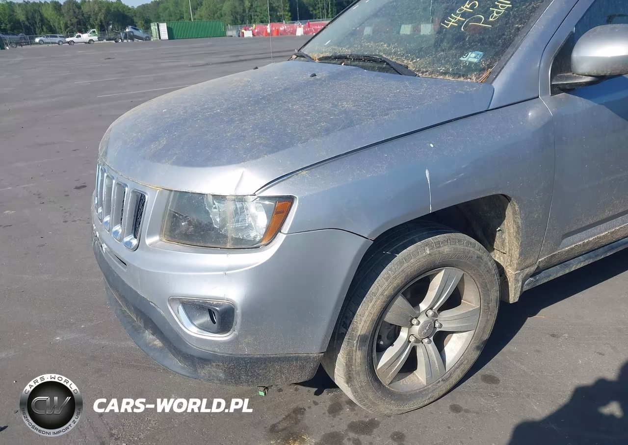 2015 Jeep Compass Latitude VIN:1C4NJDEB4FD218464 - 13