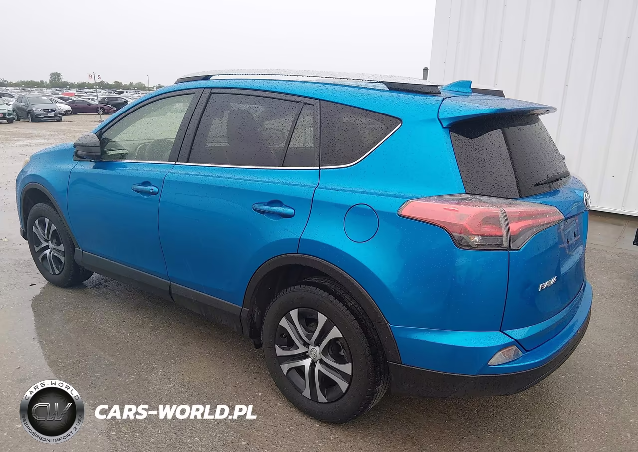 2018 Toyota Rav4 Le VIN:JTMBFREV7JD242360 - 3