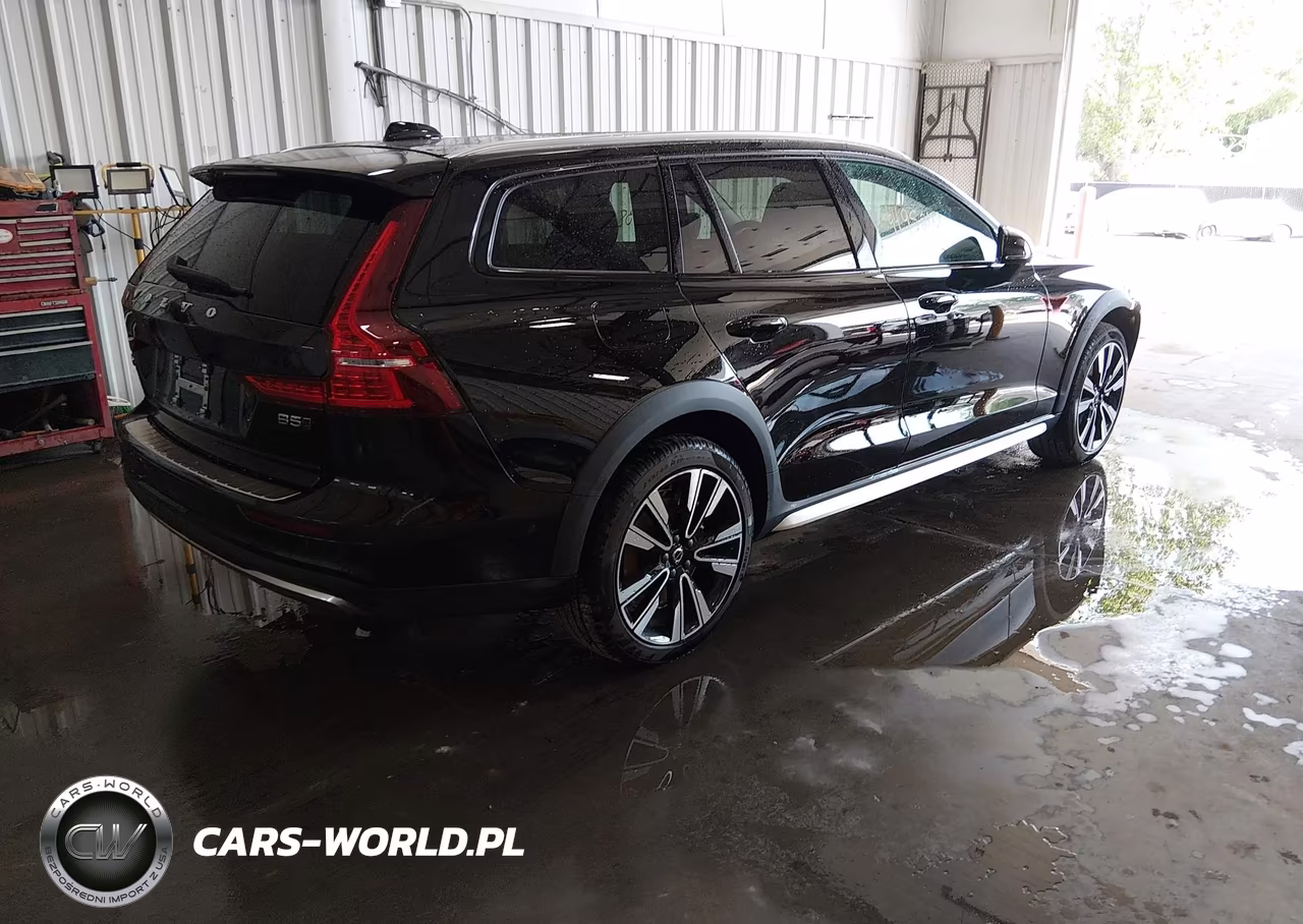 2025 Volvo V60 Cross Country Ultra, B5 Awd Gas (Mild Hybrid) VIN:YV4L12WL1S2148461 - 4