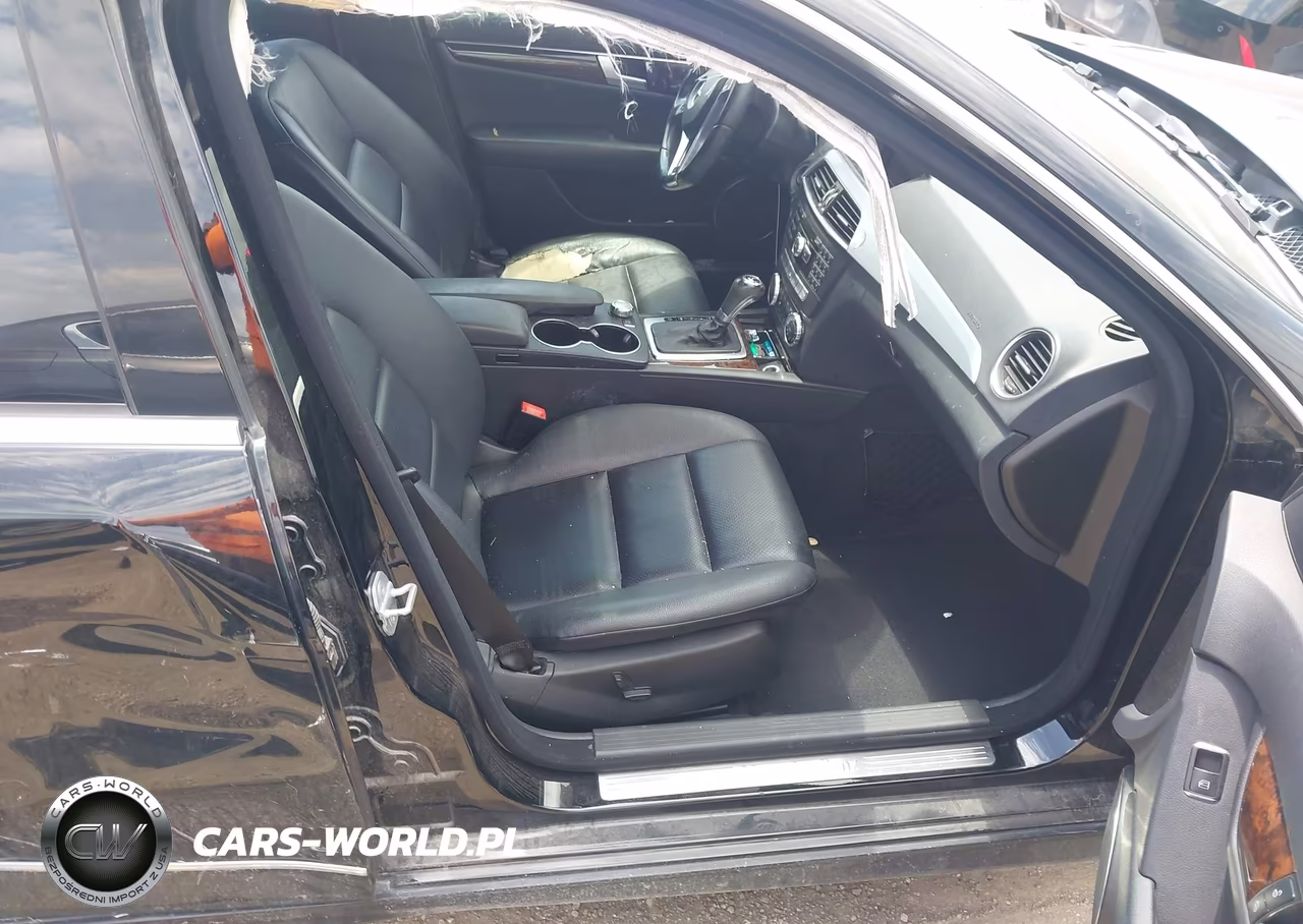 2013 Mercedes-Benz C 300 Sport 4Matic VIN:WDDGF8AB9DA859735 - 5