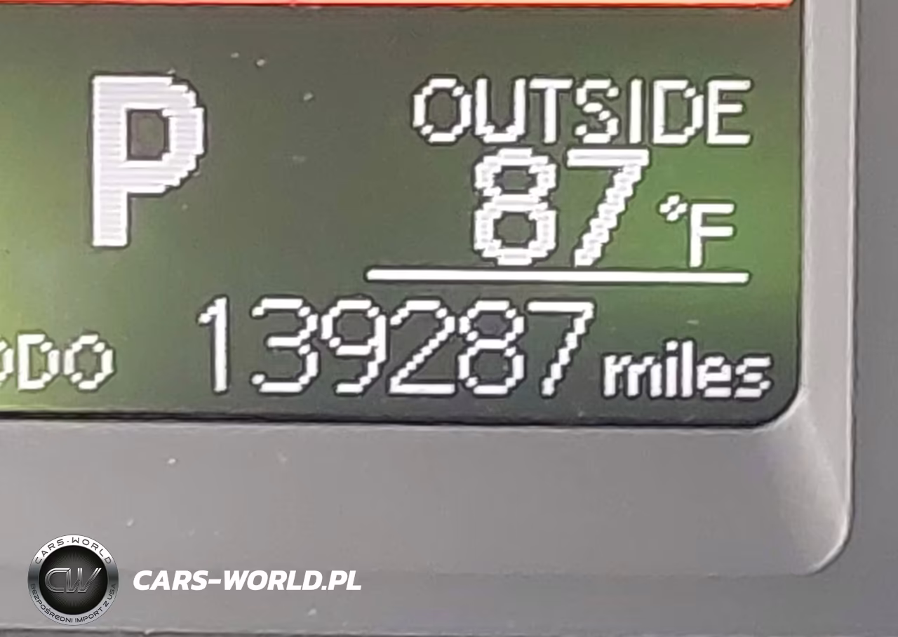 2018 Toyota Corolla Le VIN:2T1BURHE6JC003820 - 7