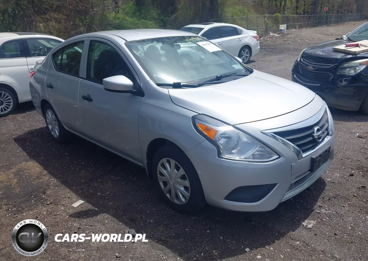 2017 Nissan Versa 1.6 S+
