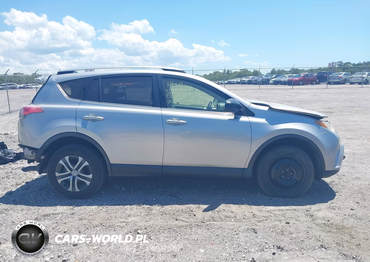 2018 Toyota Rav4 Le VIN:JTMZFREVXJJ201995 - 13
