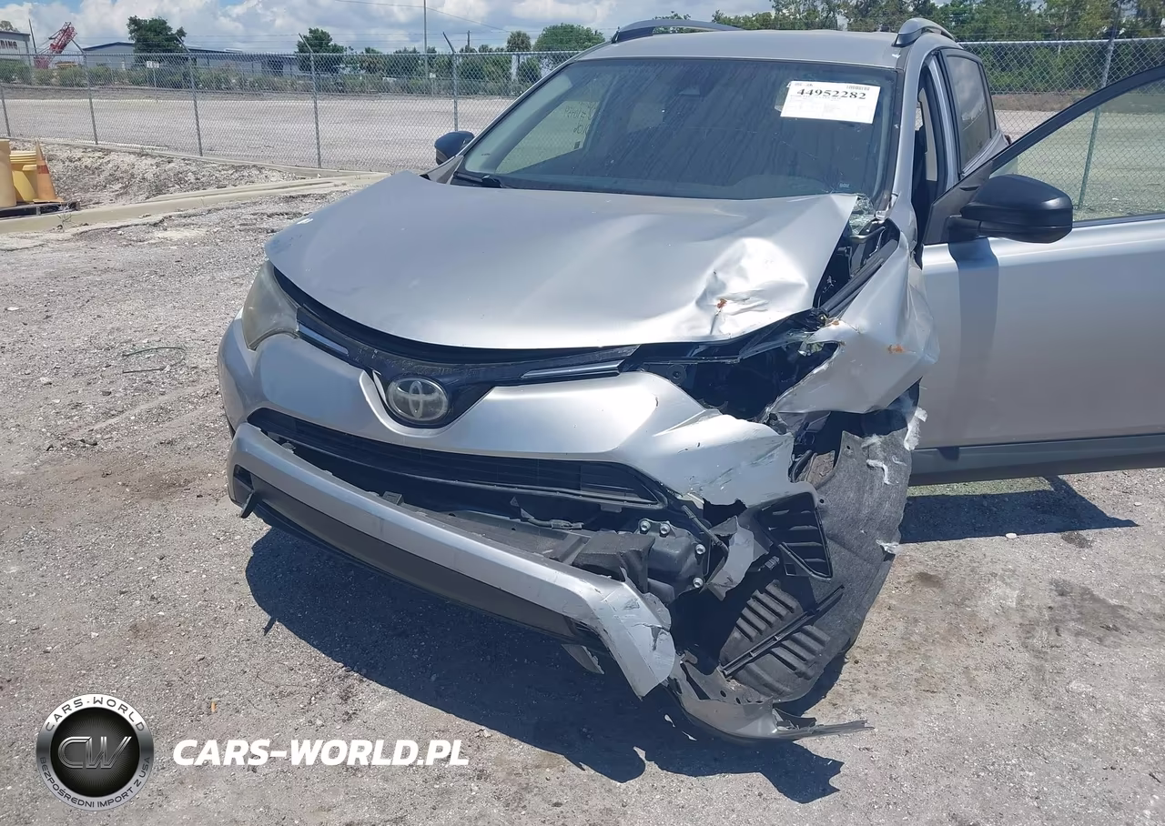 2018 Toyota Rav4 Le VIN:JTMZFREVXJJ201995 - 17
