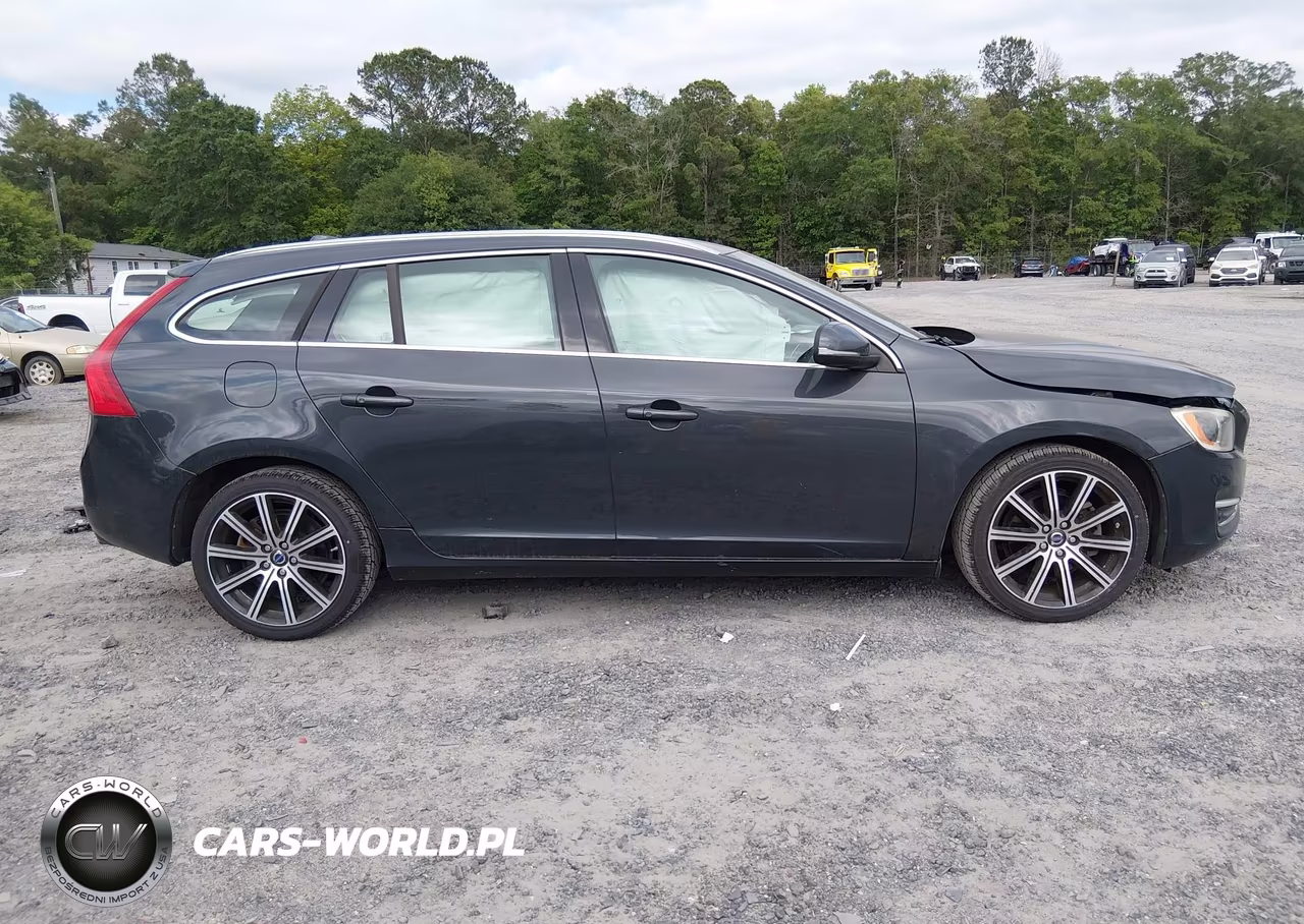 2015 Volvo V60 T5 Platinum VIN:YV140MEM6F1220602 - 13