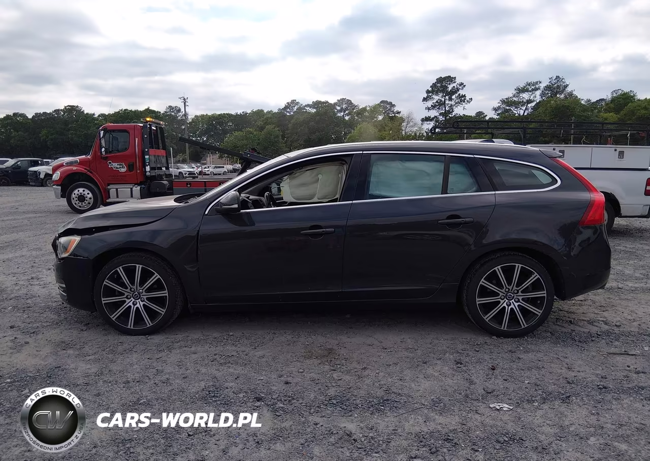 2015 Volvo V60 T5 Platinum VIN:YV140MEM6F1220602 - 14