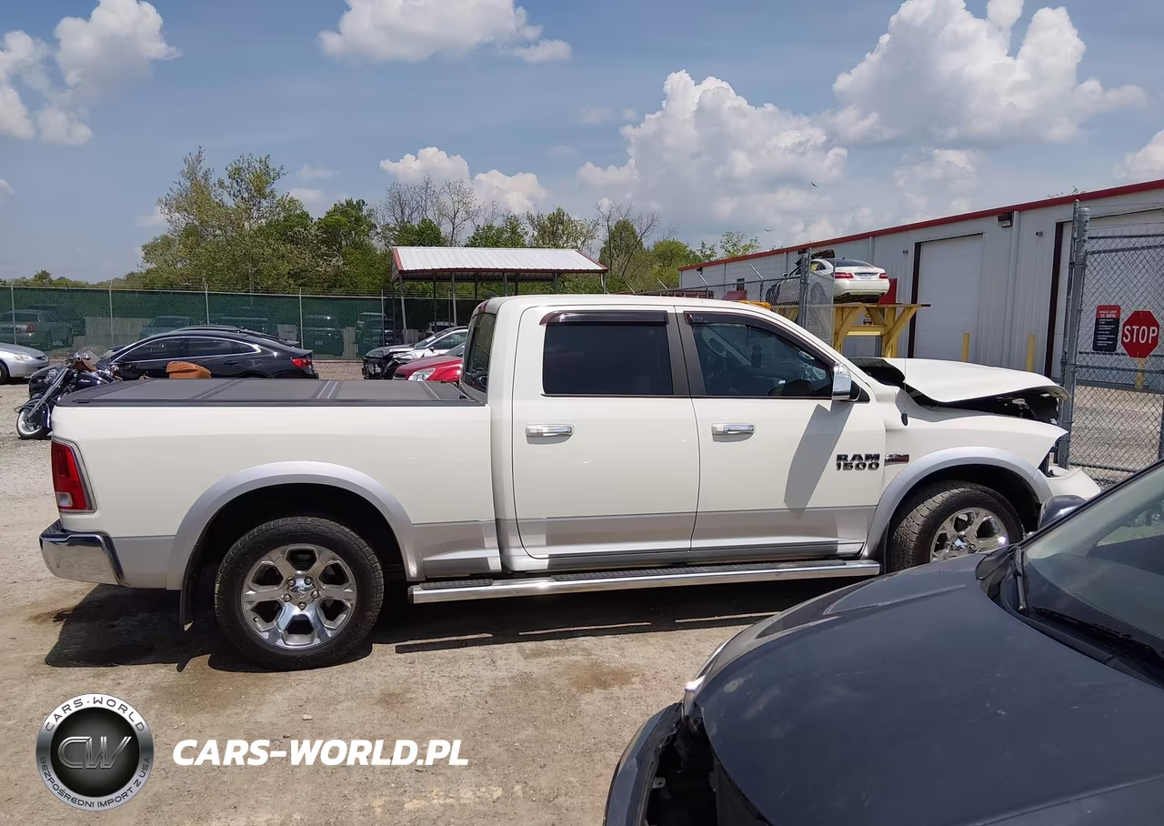 2017 Ram 1500 Laramie 4X2 6'4 Box VIN:1C6RR6VT2HS620987 - 14