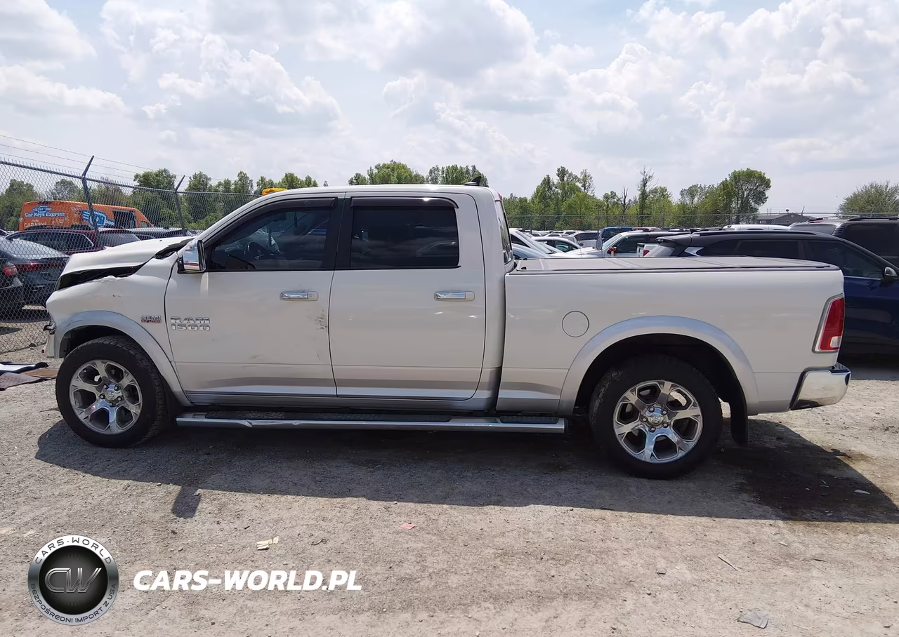 2017 Ram 1500 Laramie 4X2 6'4 Box VIN:1C6RR6VT2HS620987 - 15