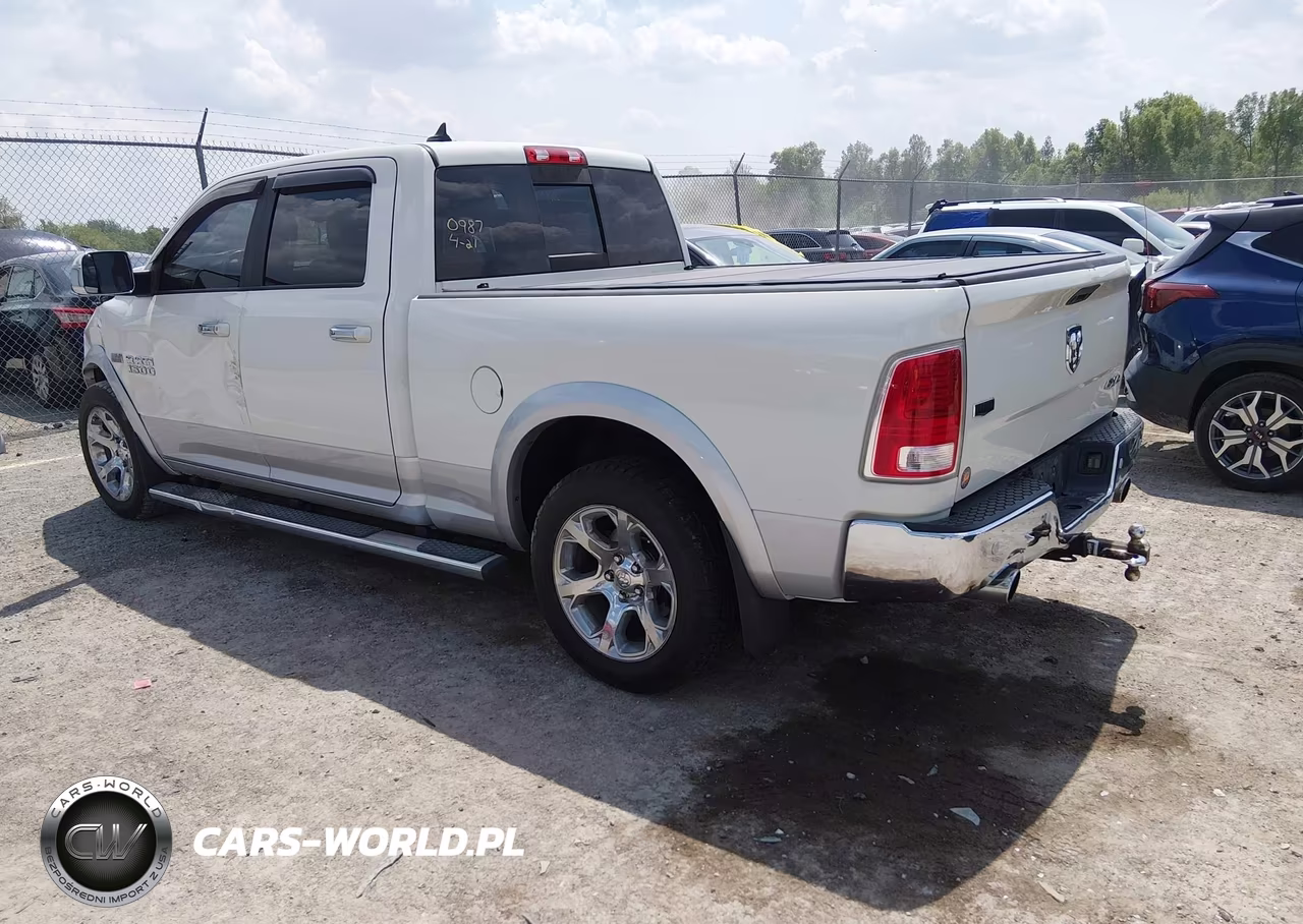2017 Ram 1500 Laramie 4X2 6'4 Box VIN:1C6RR6VT2HS620987 - 3