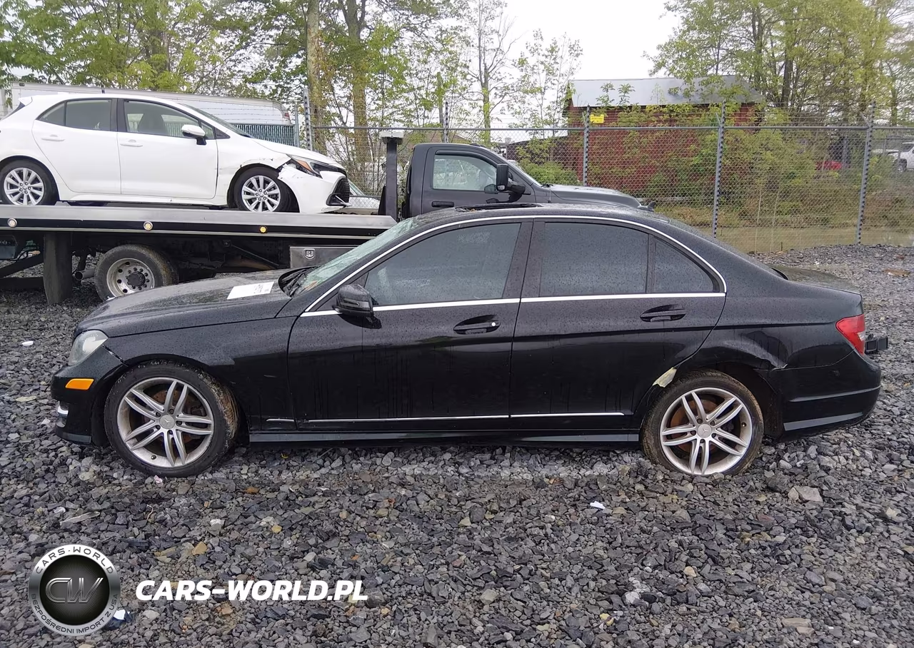 2012 Mercedes-Benz C 300 Luxury 4Matic-Sport 4Matic VIN:WDDGF8BBXCA642269 - 14