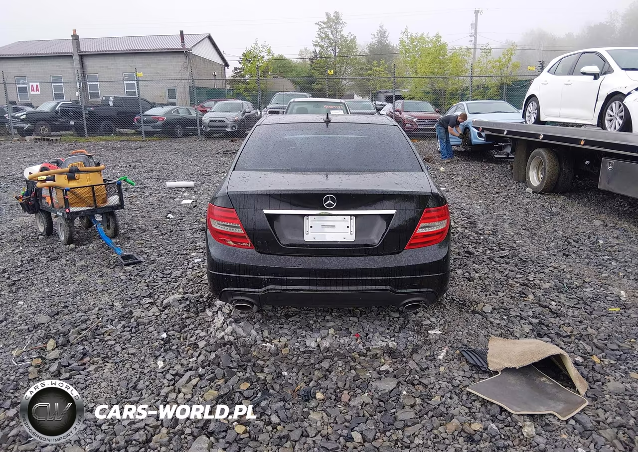 2012 Mercedes-Benz C 300 Luxury 4Matic-Sport 4Matic VIN:WDDGF8BBXCA642269 - 16