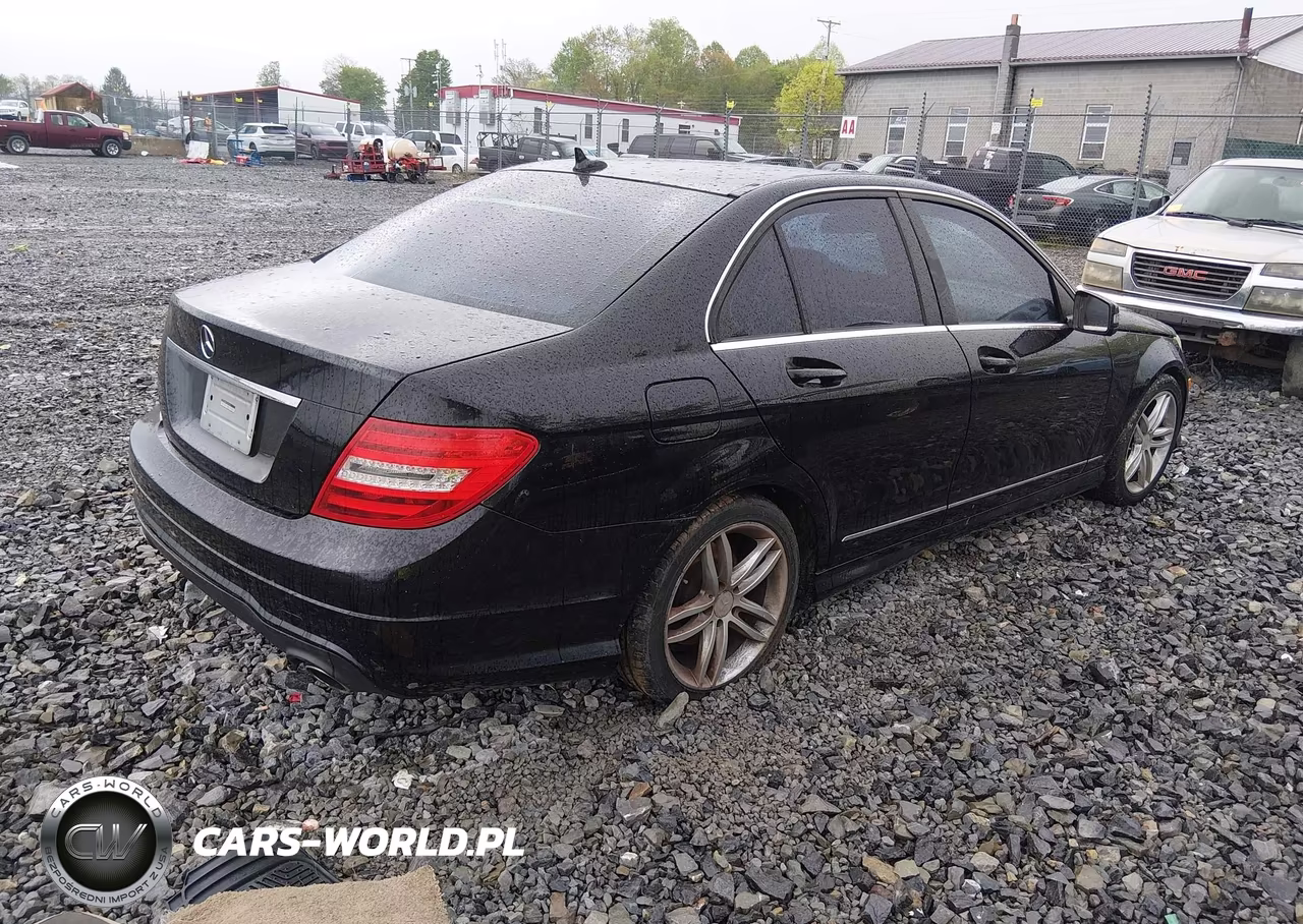 2012 Mercedes-Benz C 300 Luxury 4Matic-Sport 4Matic VIN:WDDGF8BBXCA642269 - 4