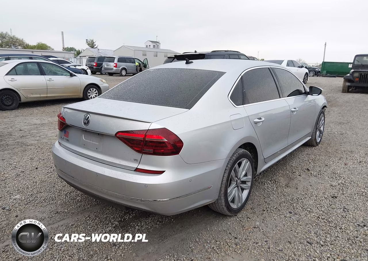 2017 Volkswagen Passat V6 Sel Premium VIN:1VWCM7A30HC060919 - 4