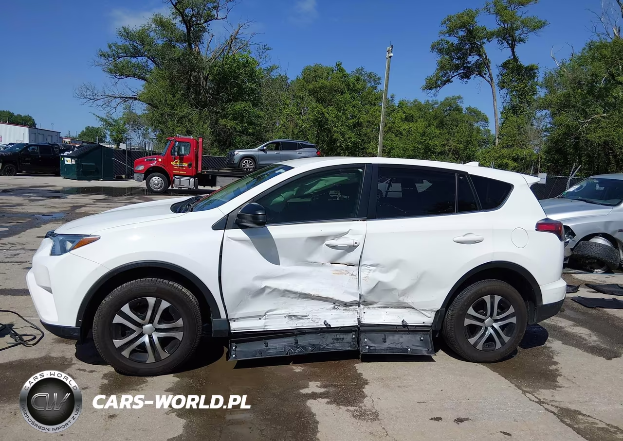 2018 Toyota Rav4 Le VIN:JTMBFREV1JJ245837 - 14
