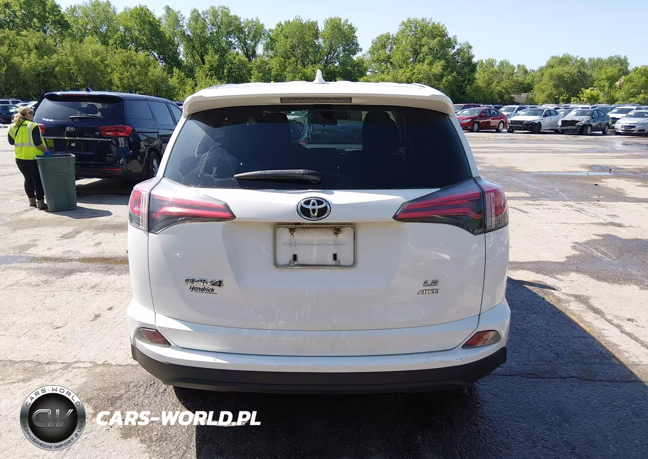 2018 Toyota Rav4 Le VIN:JTMBFREV1JJ245837 - 16