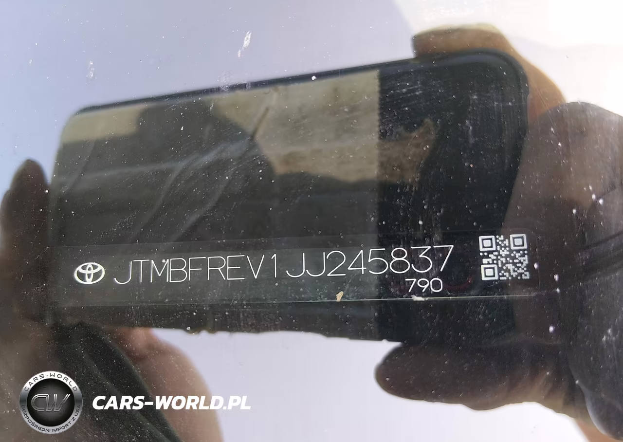 2018 Toyota Rav4 Le VIN:JTMBFREV1JJ245837 - 9