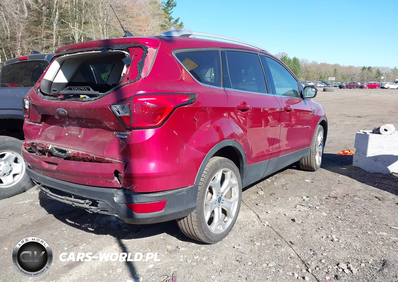 2019 Ford Escape Titanium VIN:1FMCU0J93KUB14922 - 4