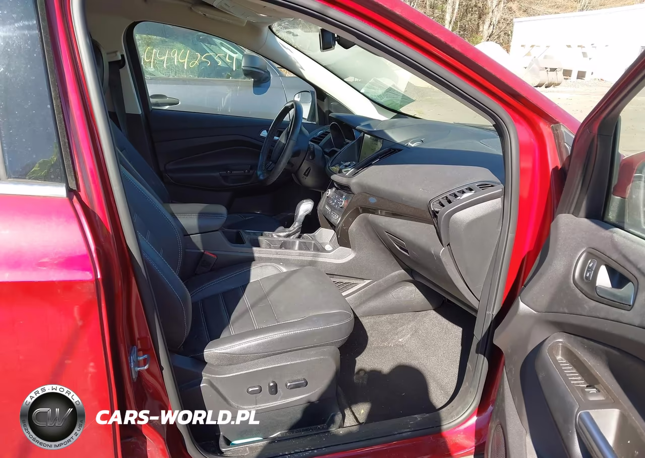 2019 Ford Escape Titanium VIN:1FMCU0J93KUB14922 - 5