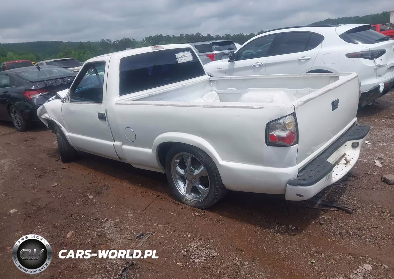 1998 Chevrolet S-10 Fleetside VIN:1GCCS14X3W8242179 - 3