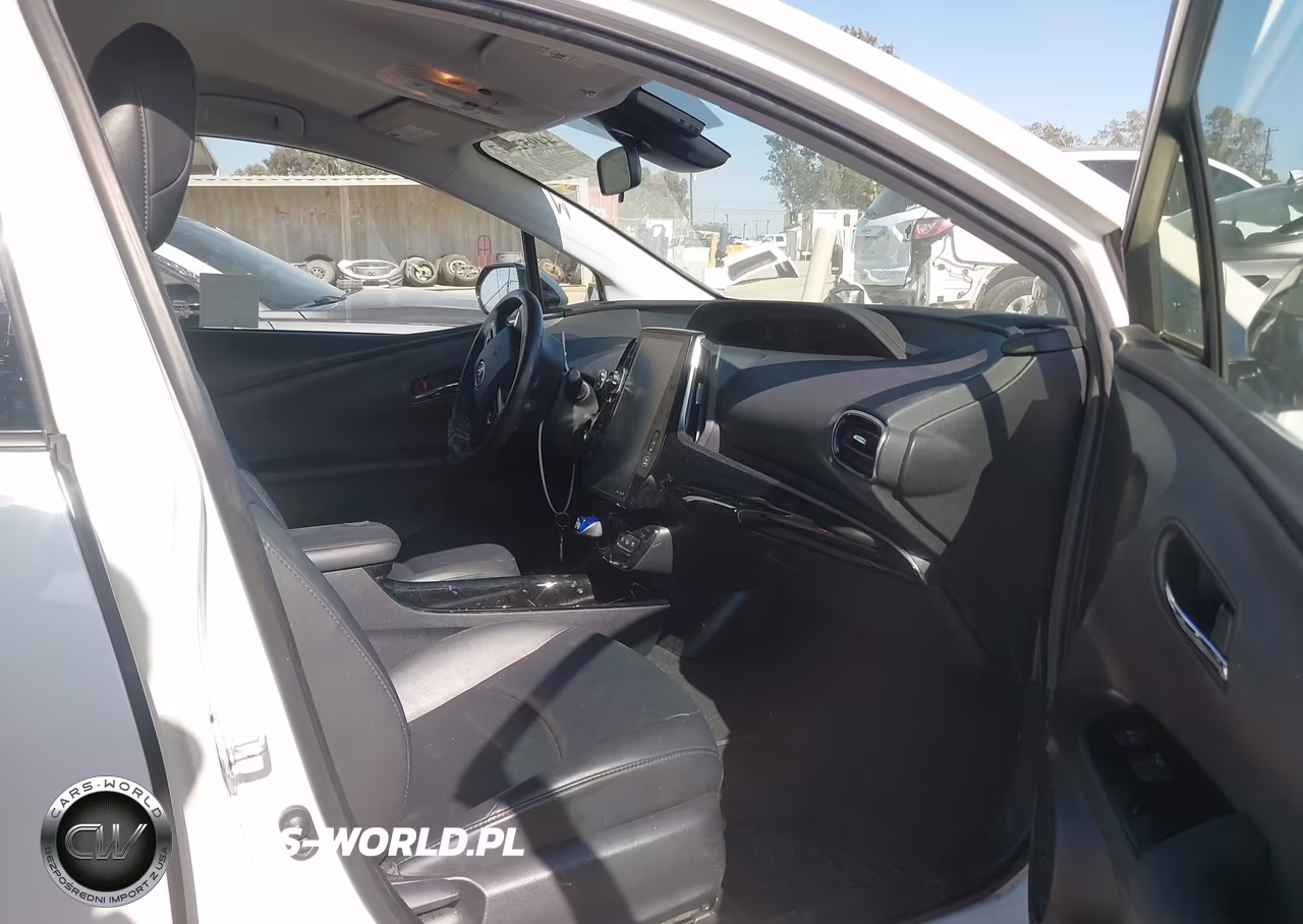 2019 Toyota Prius Prime Premium VIN:JTDKARFP0K3109249 - 5