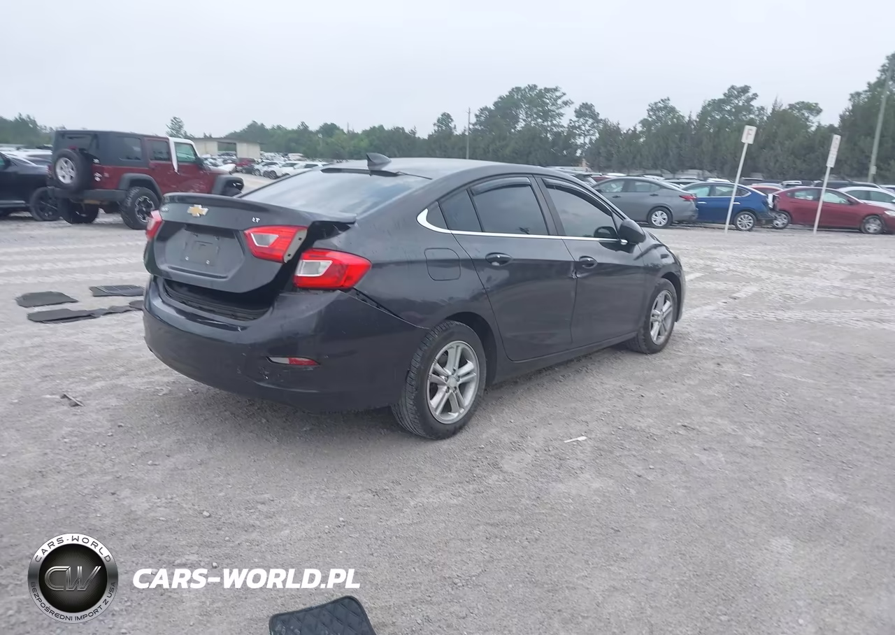 2017 Chevrolet Cruze Lt Auto VIN:1G1BE5SMXH7246962 - 4