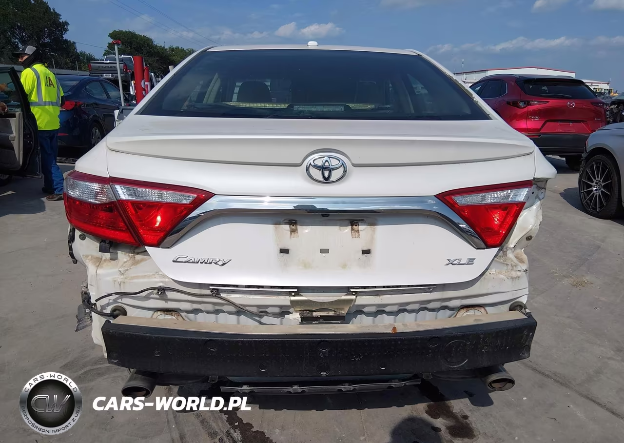 2015 Toyota Camry Xle V6 VIN:4T1BK1FK0FU567193 - 17