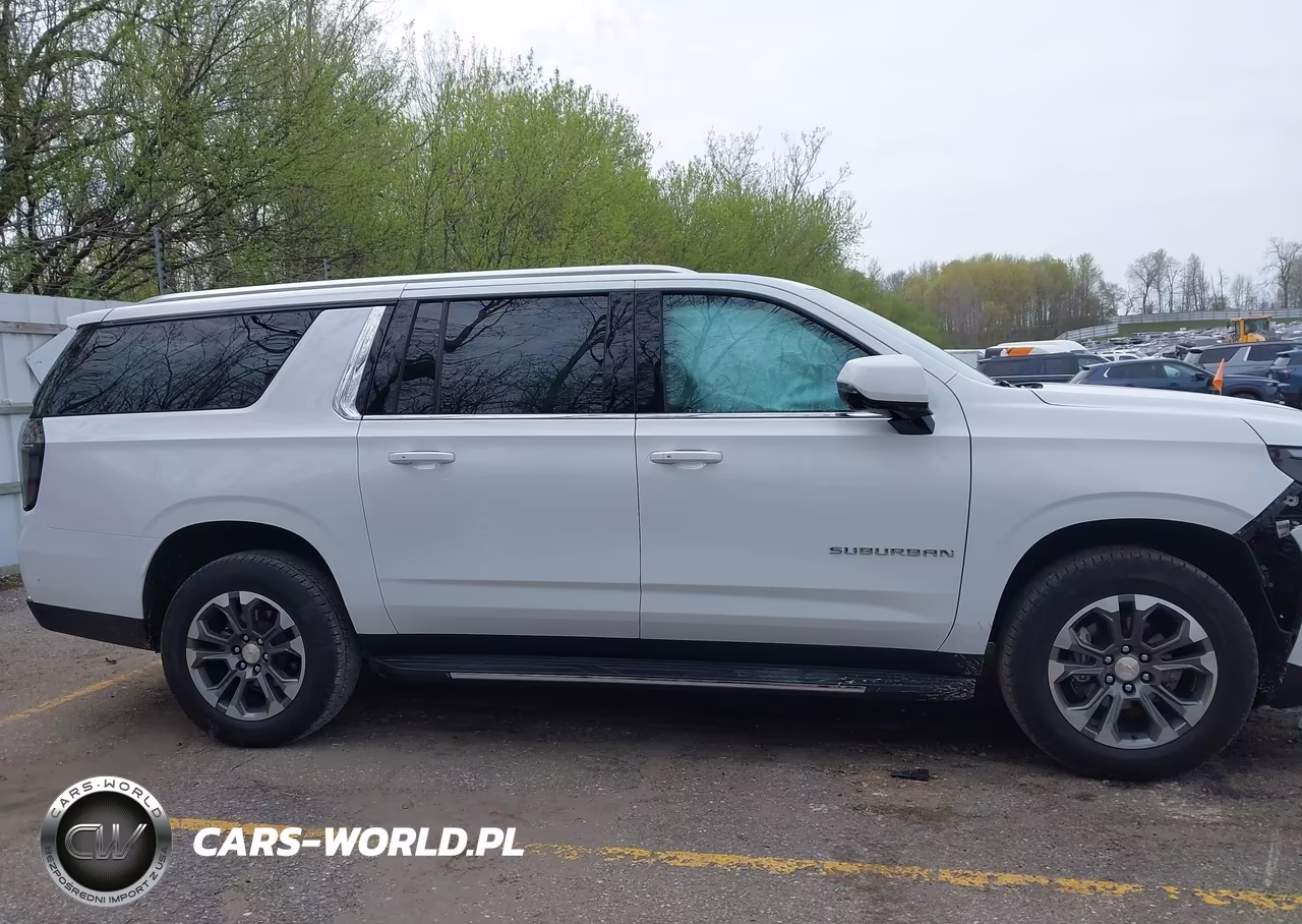 2025 Chevrolet Suburban 4Wd Lt VIN:1GNS6CRD3SR105054 - 13