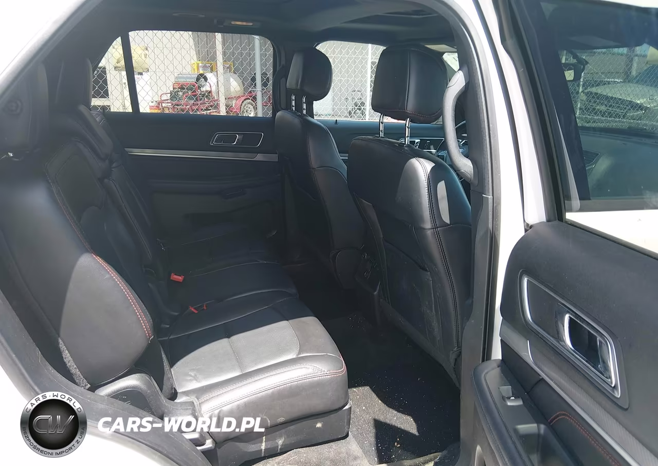 2017 Ford Explorer Sport VIN:1FM5K8GT2HGD82514 - 8