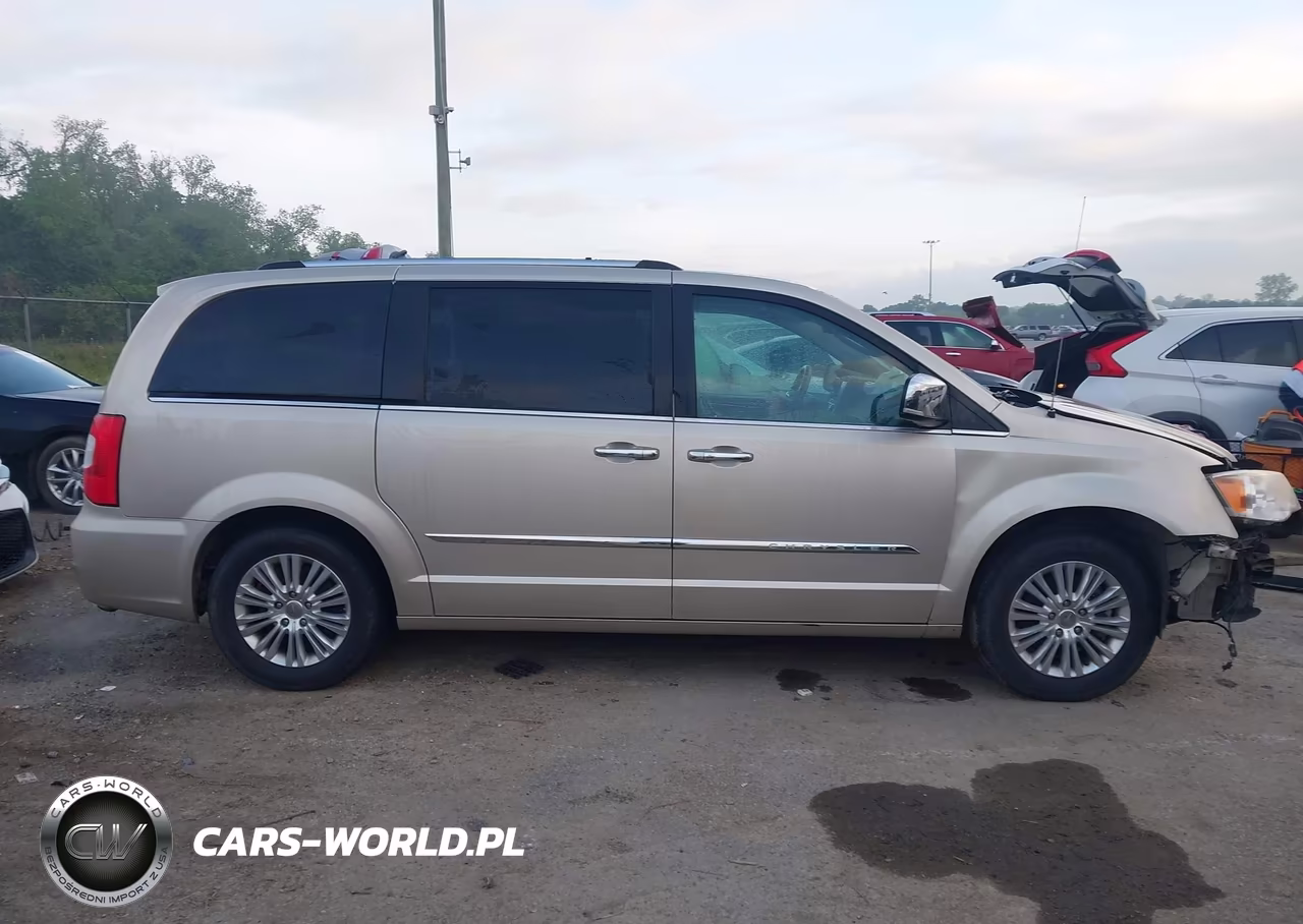2013 Chrysler Town & Country Limited VIN:2C4RC1GGXDR665281 - 14