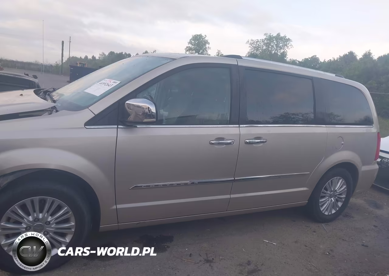 2013 Chrysler Town & Country Limited VIN:2C4RC1GGXDR665281 - 15