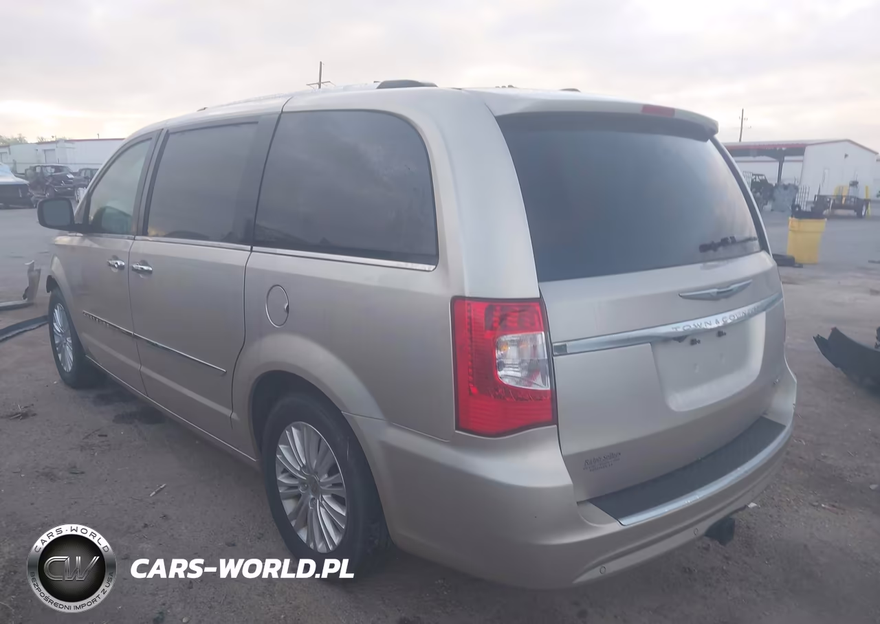 2013 Chrysler Town & Country Limited VIN:2C4RC1GGXDR665281 - 3