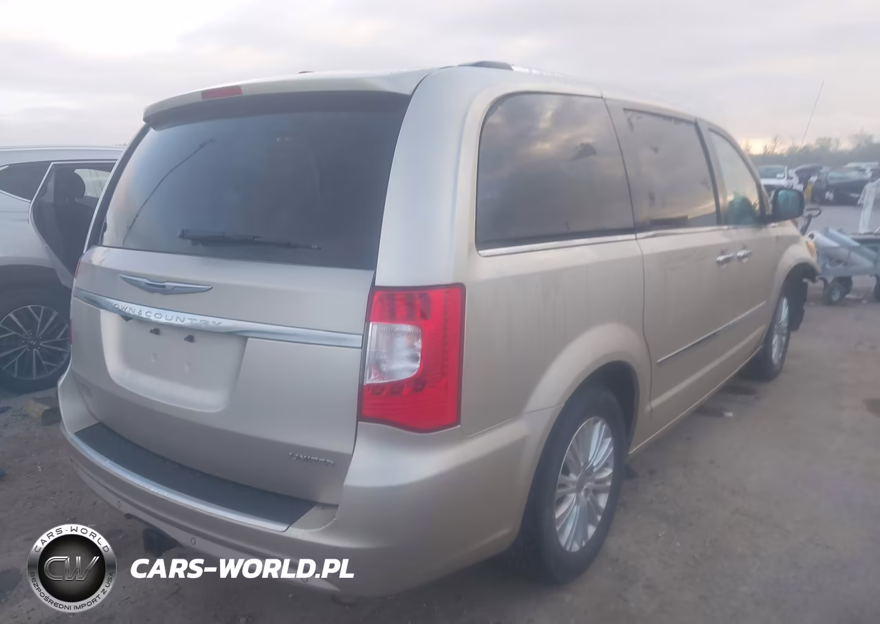2013 Chrysler Town & Country Limited VIN:2C4RC1GGXDR665281 - 4