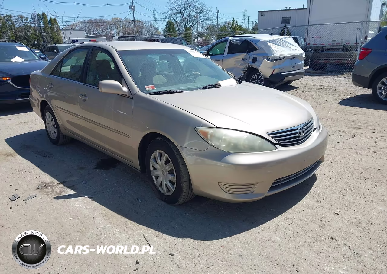 2005 Toyota Camry Le – zdjęcie 1 z 12