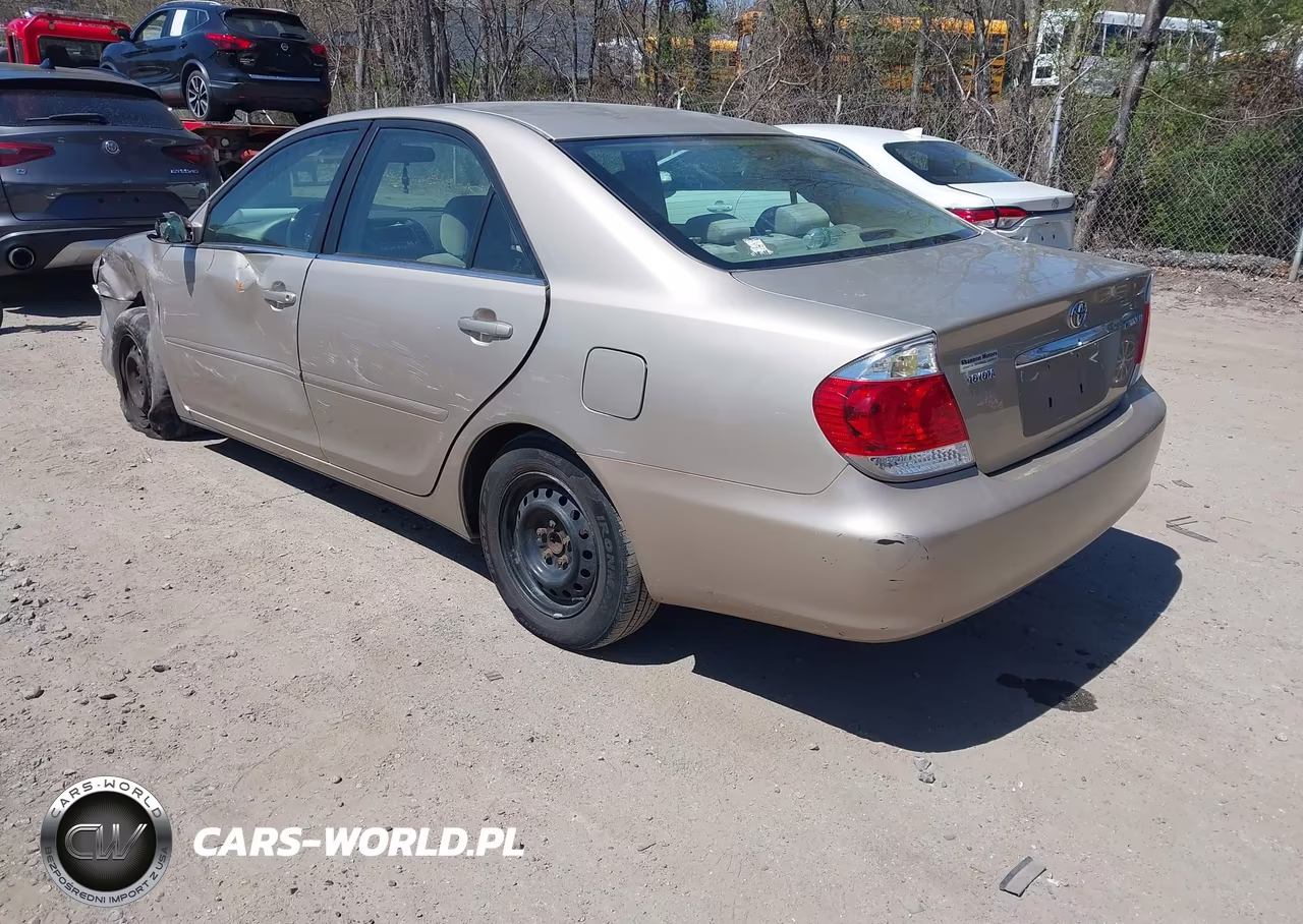 2005 Toyota Camry Le VIN:4T1BE32K15U567730 - 3