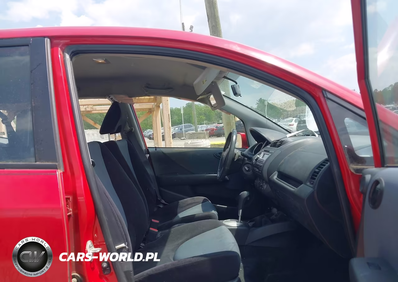 2008 Honda Fit Sport VIN:JHMGD386X8S040257 - 5