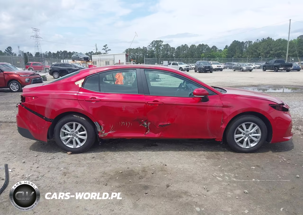 2026 Toyota Camry Le VIN:4T1DAACKXTU238948 - 13