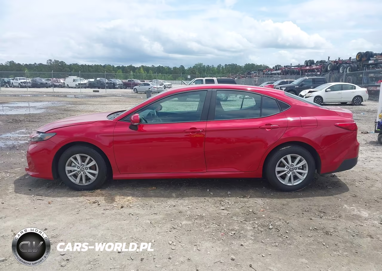 2026 Toyota Camry Le VIN:4T1DAACKXTU238948 - 14